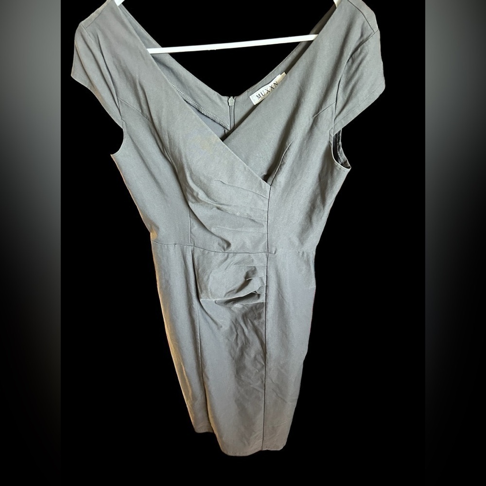 Ladies Muxxn‎ capped sleeved dress Size Large